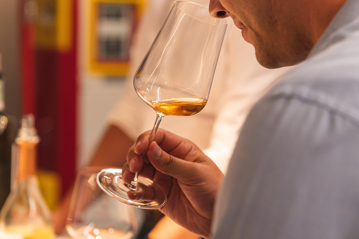 Amber Wine aus Georgien im Glas