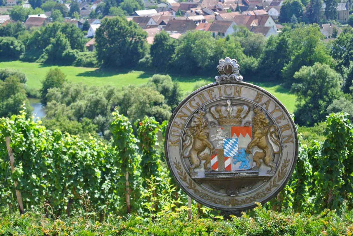 Das alte königlich bayrische Wappen auf dem Gut Hermannsberg
