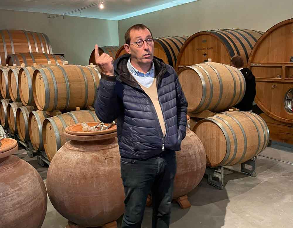 Pierre Larmandier in einem der Fasskeller von Larmandier-Bernier